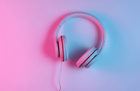 casque audio rose et bleu