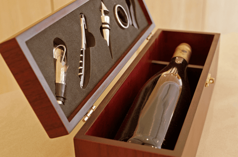 set accessoires pour vin avec bouteille