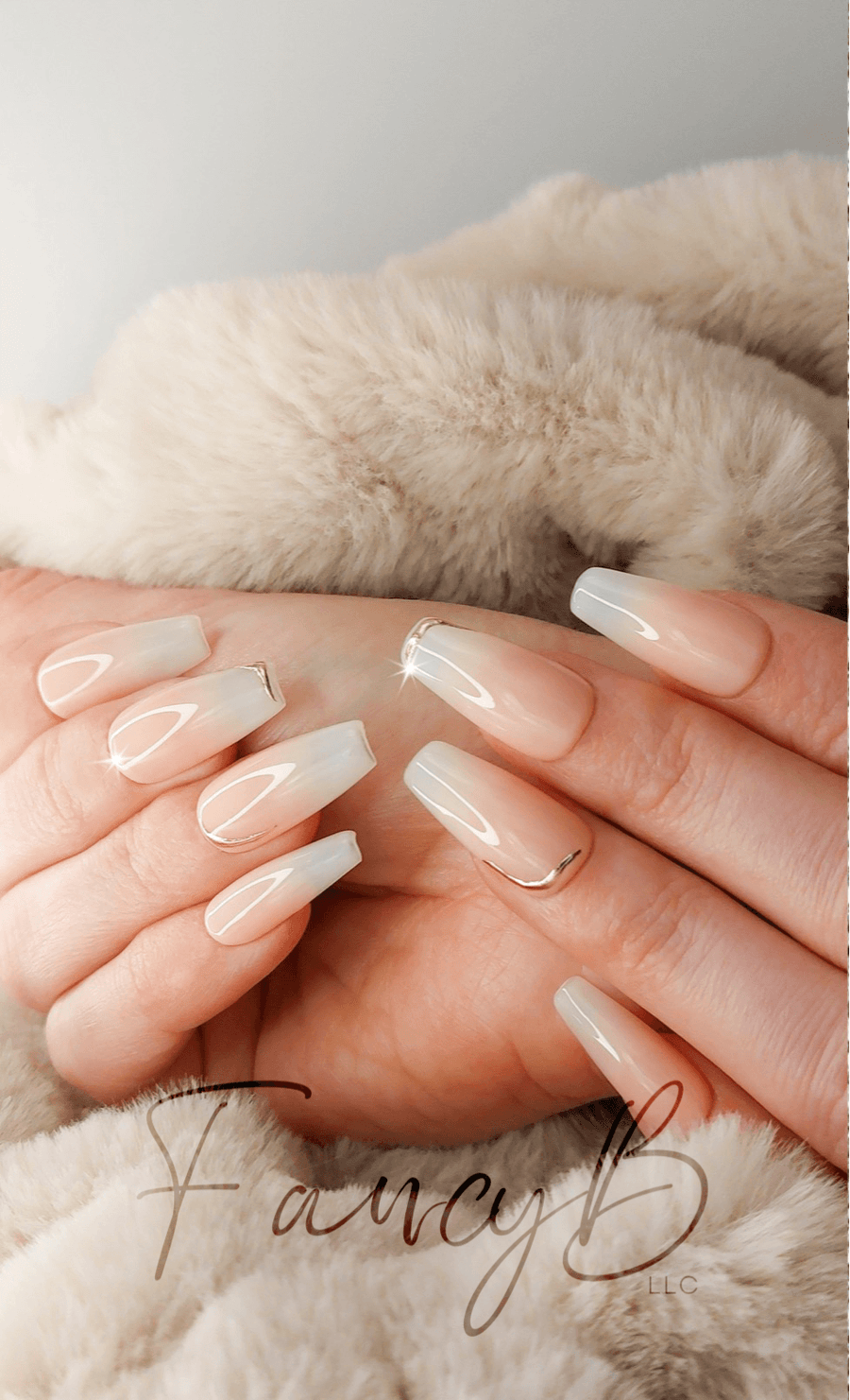 Bạn đang tìm kiếm một lối điệu mới cho bộ sưu tập nails ombre của mình? Nhũ màu nails ombre chính là lựa chọn hoàn hảo. Với những ánh sáng lấp lánh, những chiếc nails này sẽ giúp bạn thể hiện sự nổi bật và lôi cuốn của mình một cách đầy tinh tế.