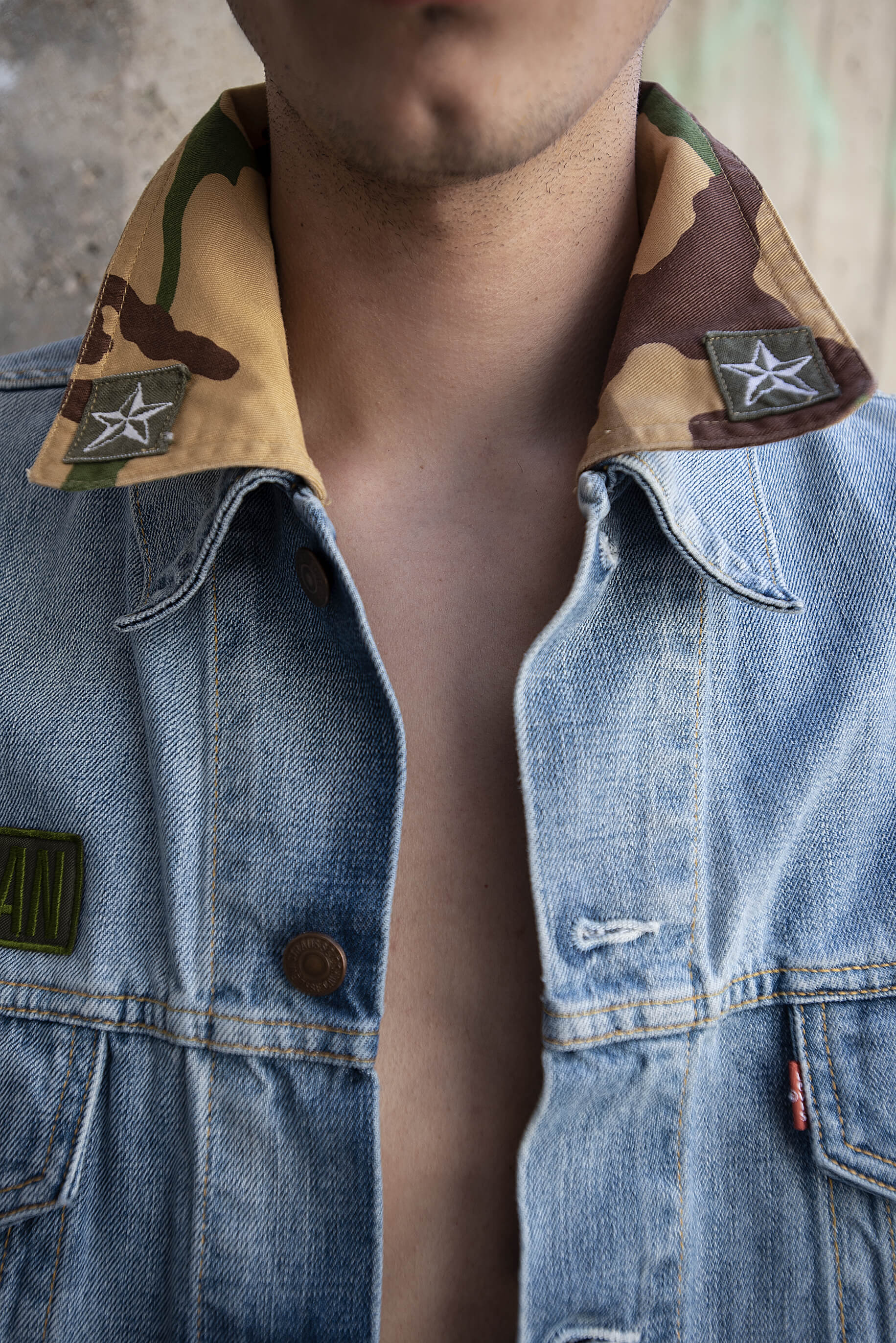 ➽ FORT WAYNE - Levi's oversized jeans jacket + military jacket: vintage  clothes for men and women revisited in upcycling, slow fashion brand, niche  clothing brand 