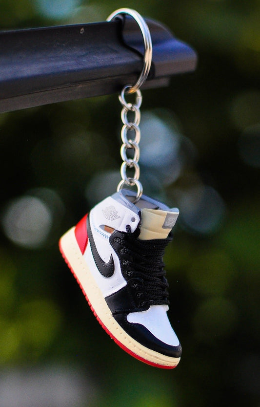 Air Force 1 x Off-White MoMA - Sneakers 3D Keychain – VNDS Kicks