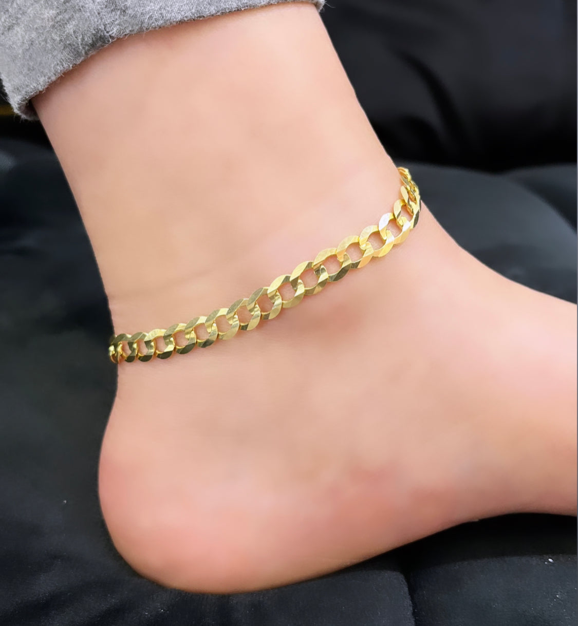 DEARMAY Gold Anklets for Women Waterproof 14K Gold Plated Ankle Bracelets  for Women 5Pcs Cute Cuban Link Figaro Paperclip Rope Herringbone Chain  Anklets Set Gold Jewelry Gift for Women Teen Girls -