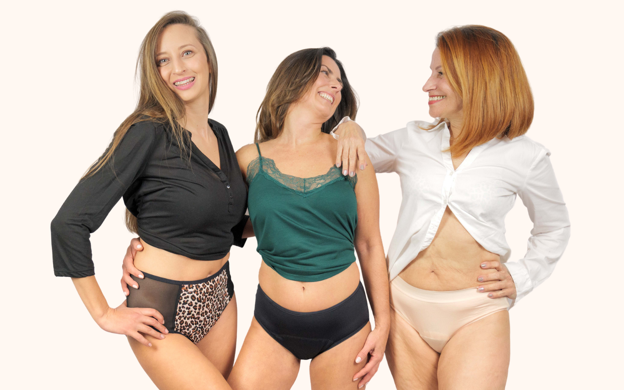 groupe de trois femmes sourire culottes incontinence