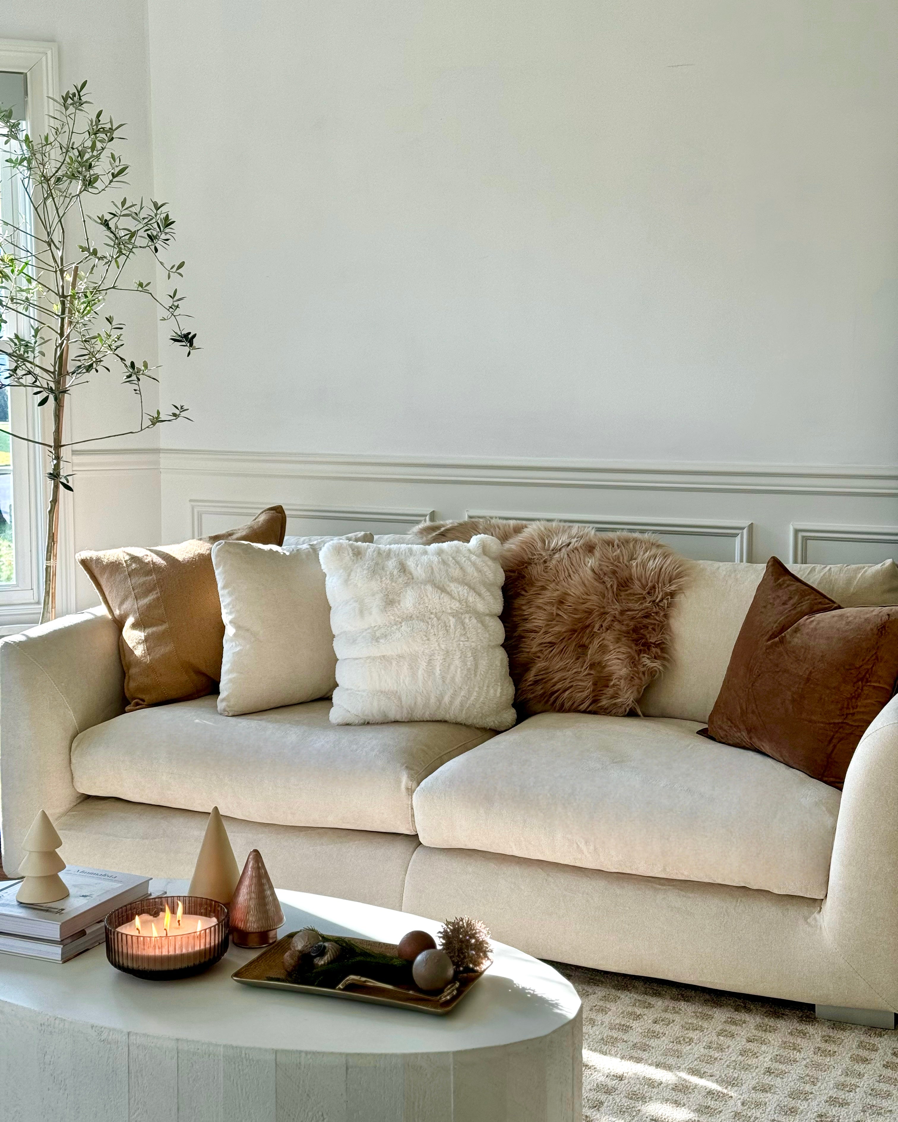Beige Feathers Sofas: Sofas That Will Never Go Out of Fashion