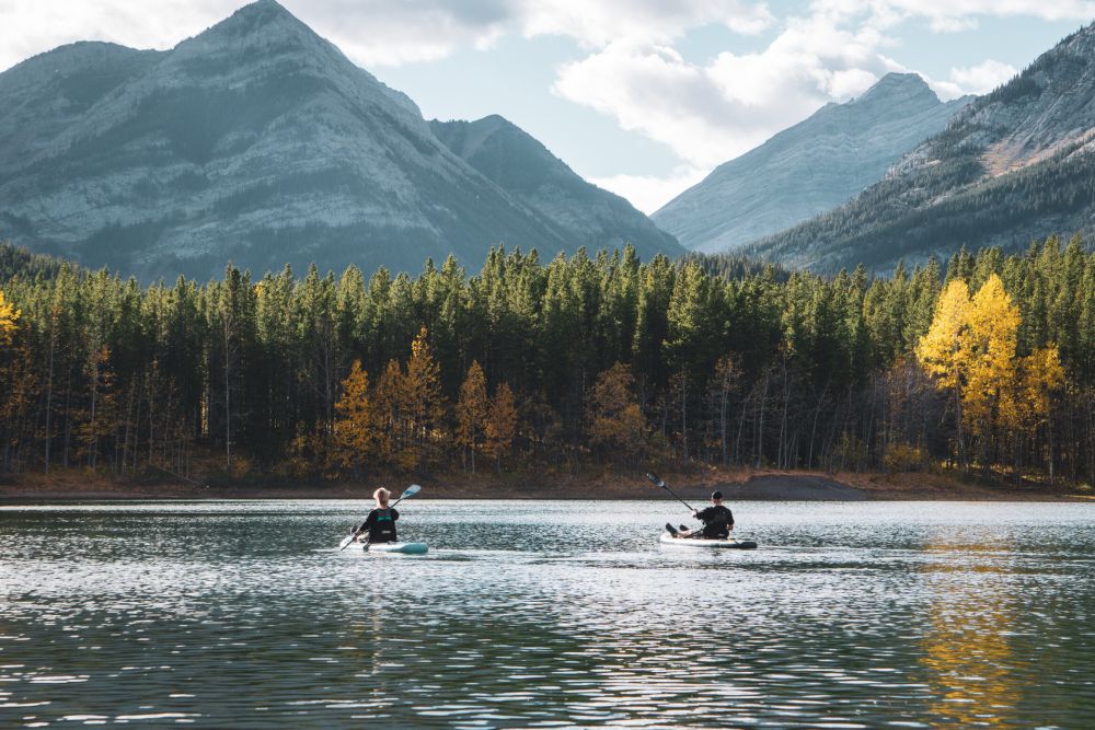 How to Choose Between Canoeing or Kayaking