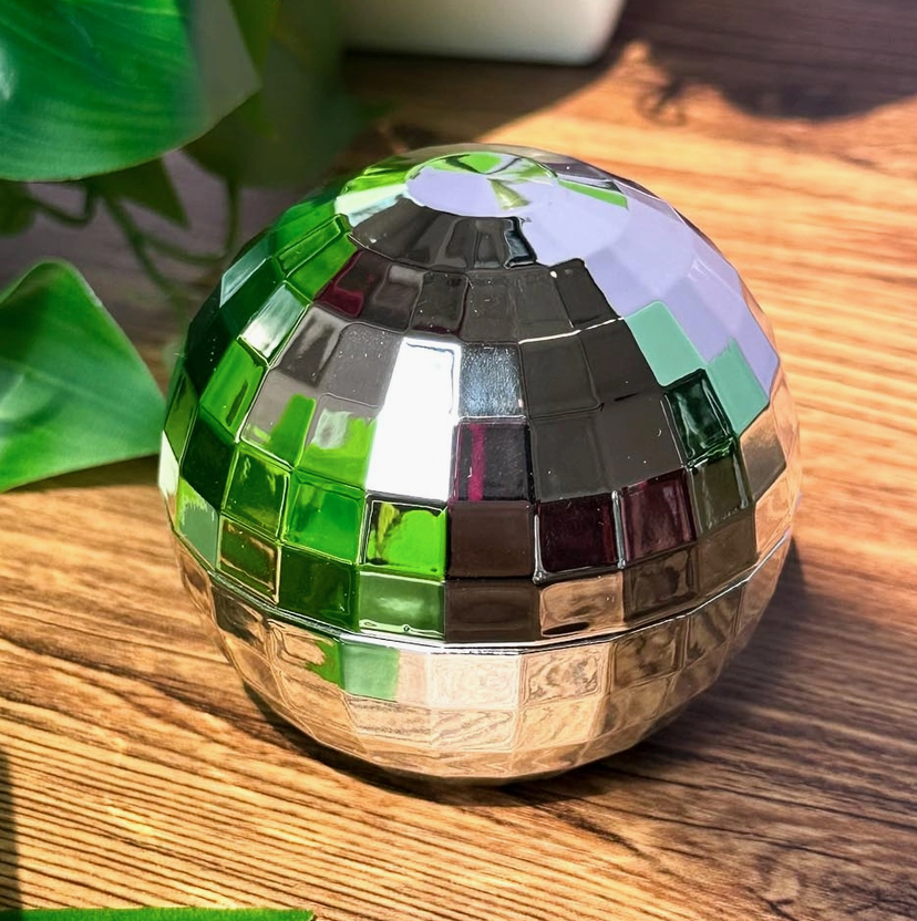  SCANDINORDICA Disco Ball Diffuser Rotating - Original Disco  Diffuser for Essential Oils with Whisper Quiet Operation, 7 Color Night  Light & 4 Time Settings