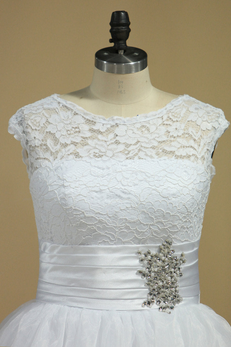 2024 robe de bal Bateau robe de mariée en organza et dentelle avec des perles