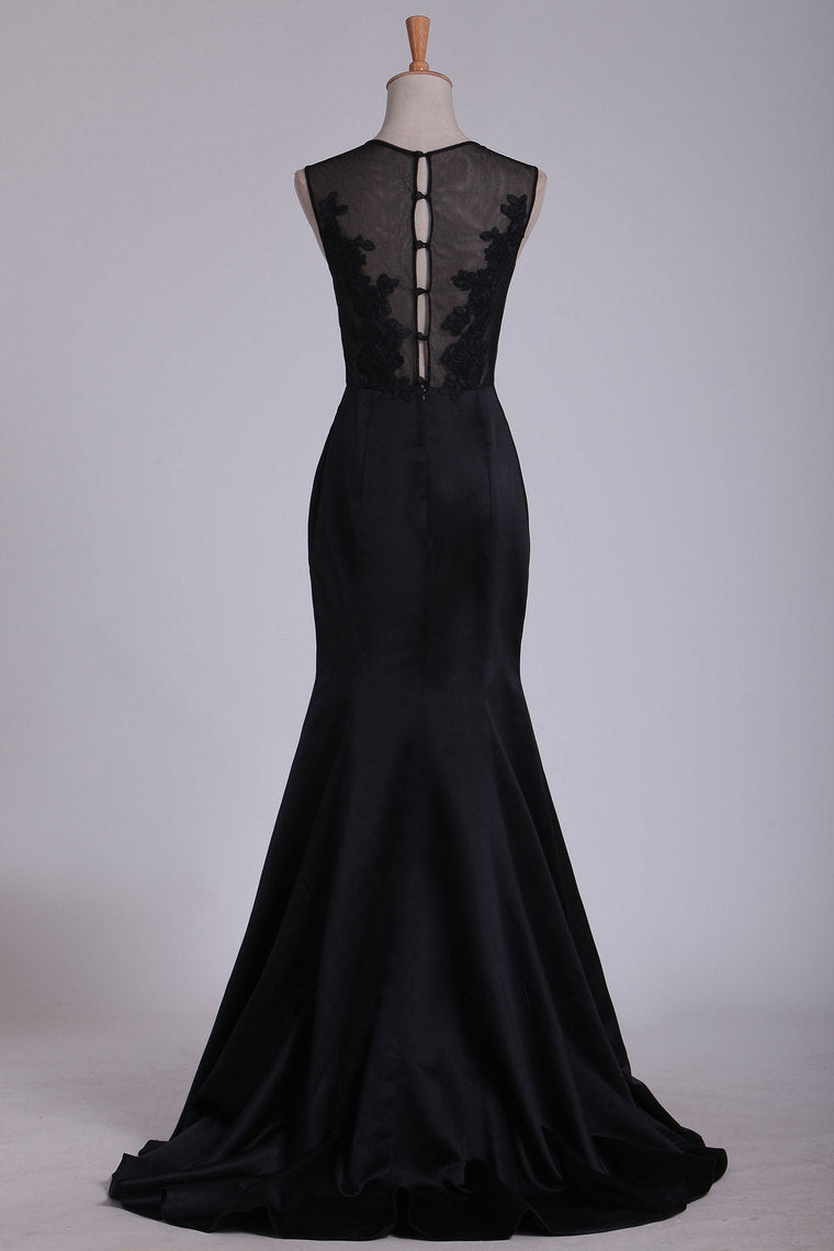2024 Nouvelle Collection Robes de soirée Scoop sirène en satin avec balayage train Applique