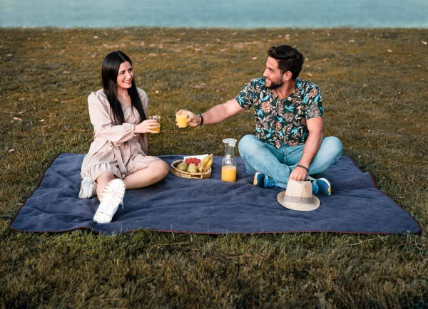 outdoor blanket can be used for picnic