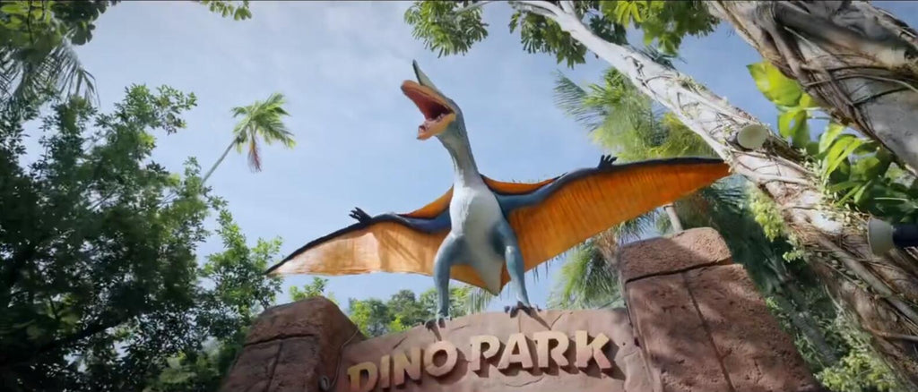 Pterosaur on the gate of dino park mini folf