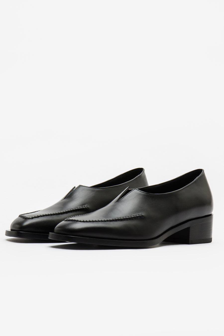 V-Neck Loafers in Black