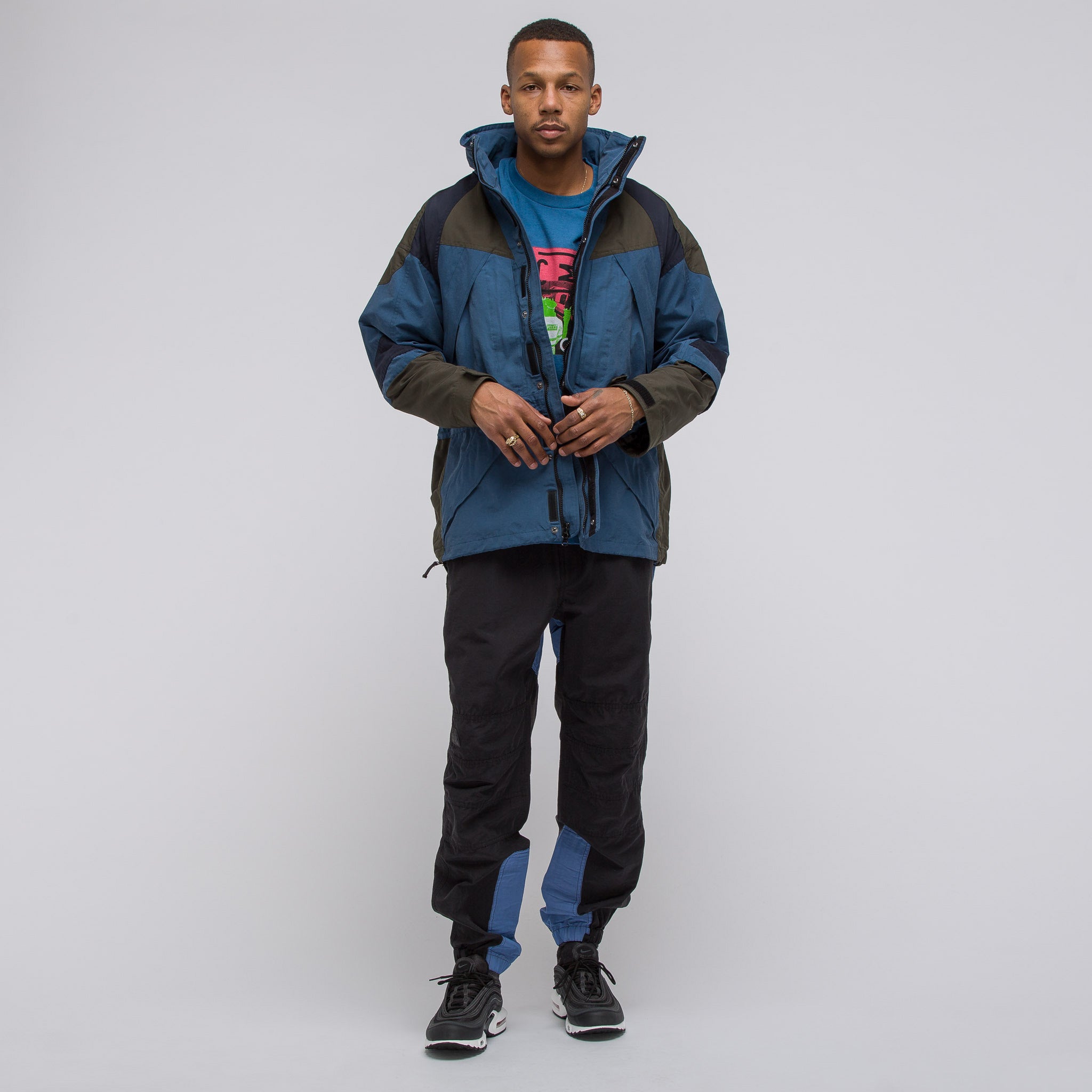 Very Goods Cav Empt Conditions Jacket in Blue Notre