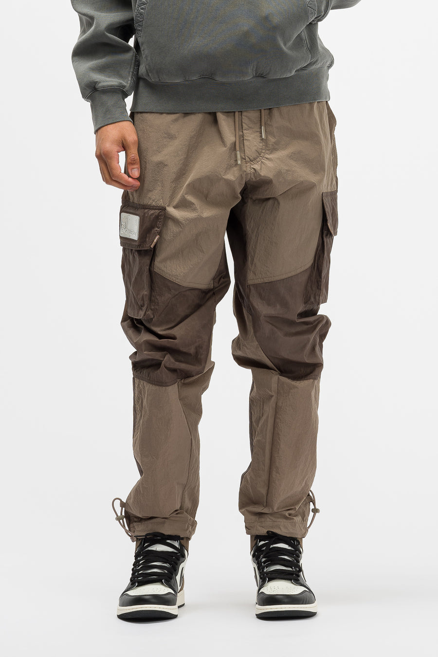 23 Engineered Cargo Pants in Olive Grey