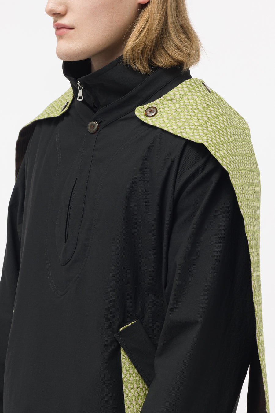 Jannisar Pullover in Jet Black/Greensand