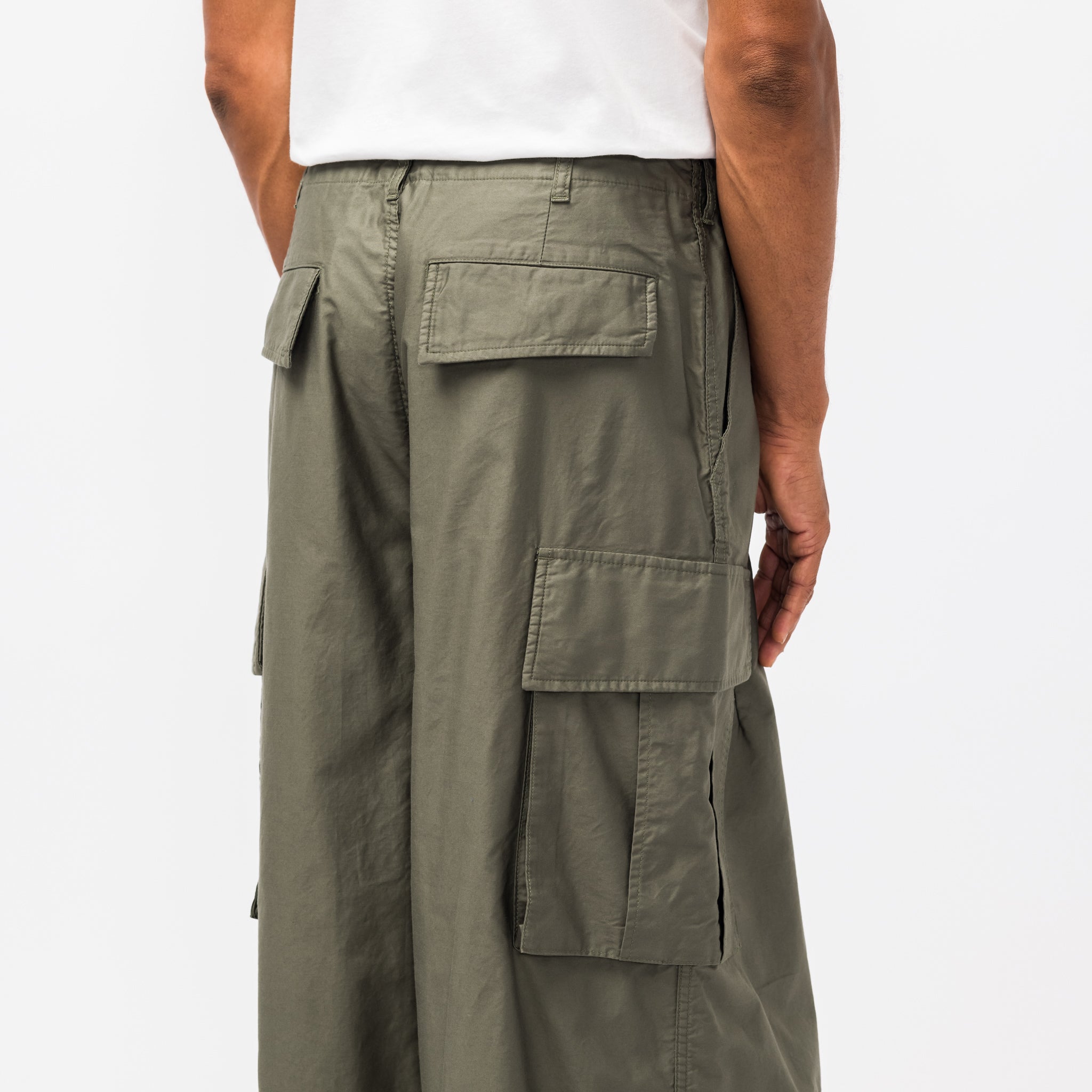 H.D. Pant in Olive