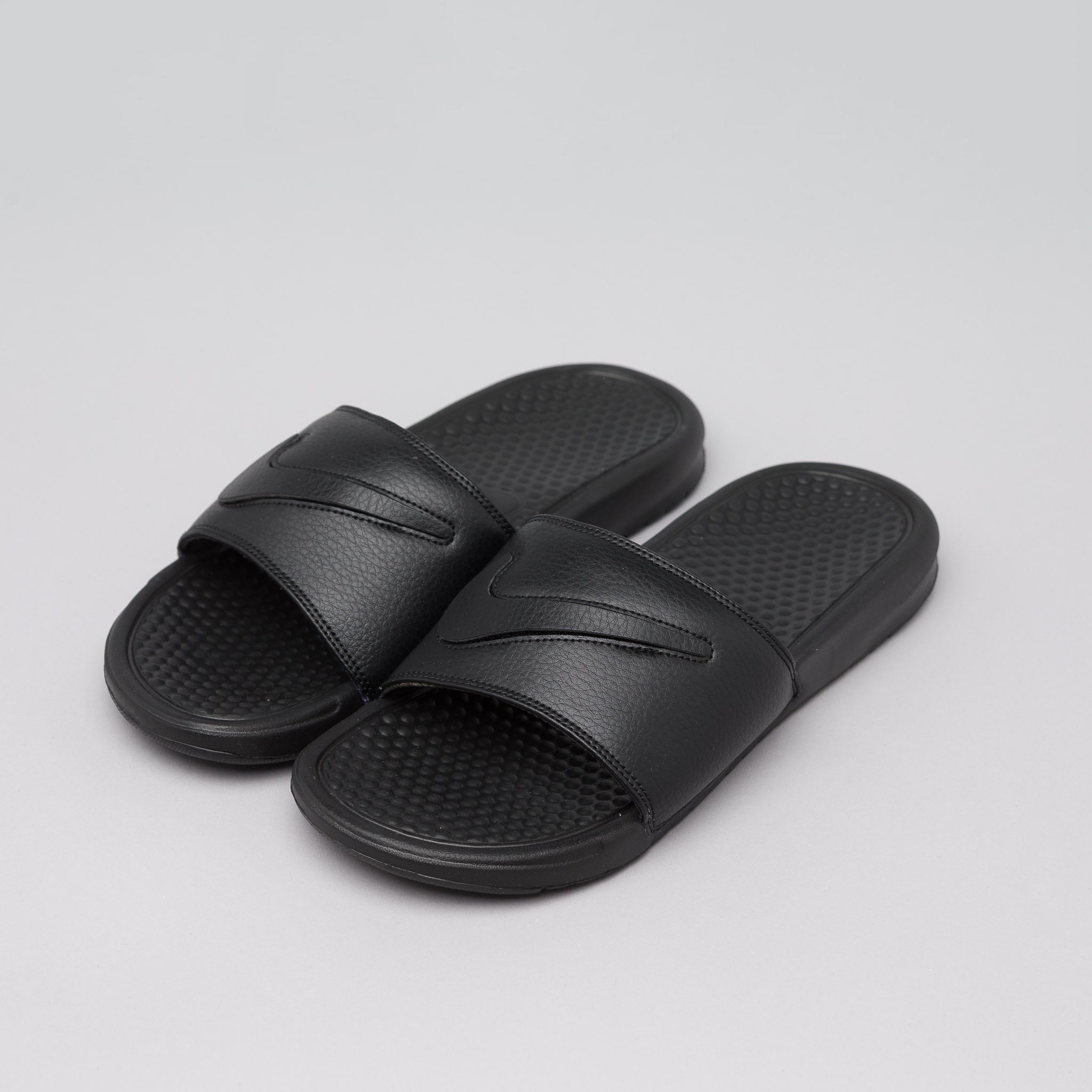 nike benassi