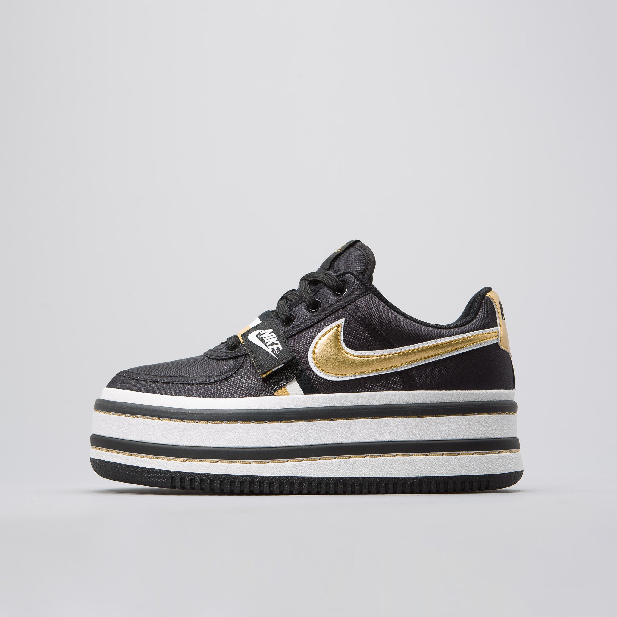 nike black gold