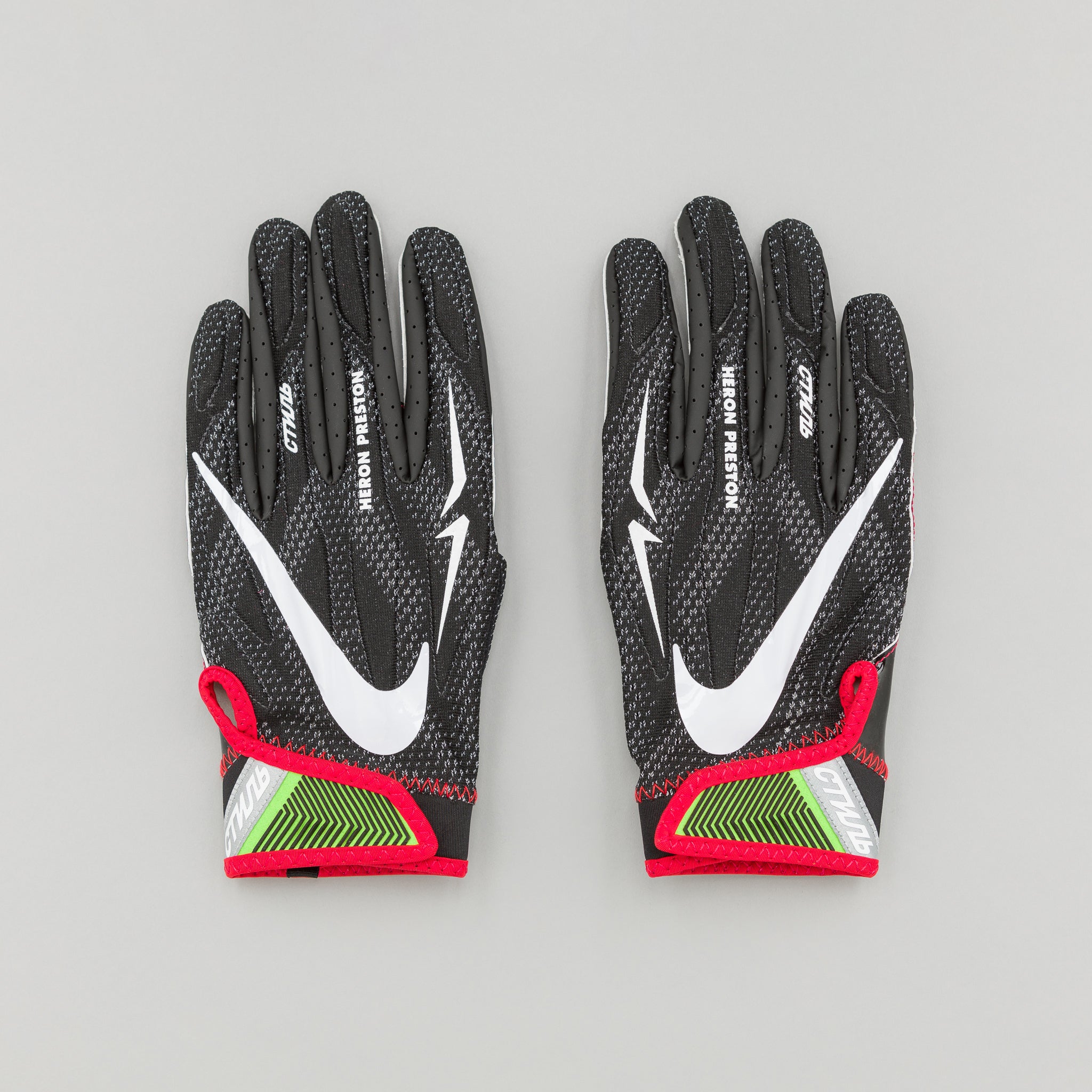 apuntalar violento descuento Very Goods | Nike x Heron Preston Superbad 4.5 FG Skill Glove in Black |  Notre