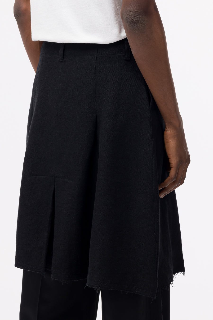 Pleated Wrap Skirt In Black | sdr.com.ec