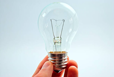 A light bulb as a incubator heat source