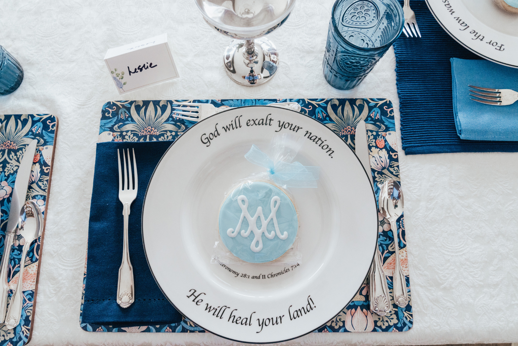 Mealtime prayers with Feed on the Word Christian dinnerware
