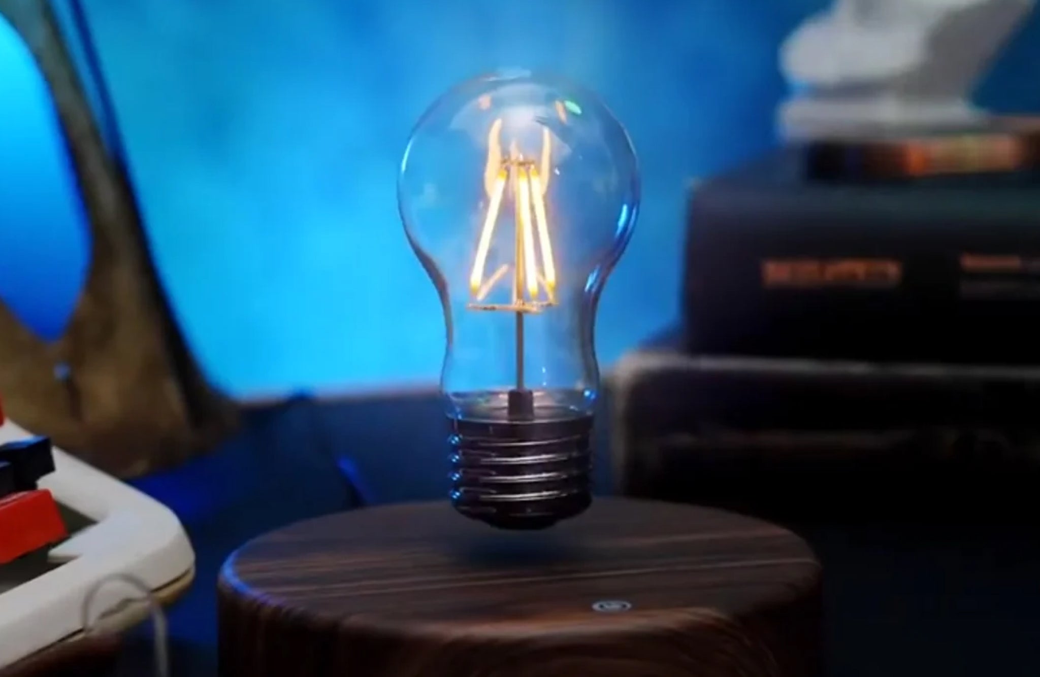 floating light bulb lamp