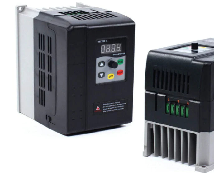 Convertisseur de fréquence 380 V AC 1,5 kW VFD Régulateur de vitesse 3 phases AC Onduleur Moteur à courant rotatif