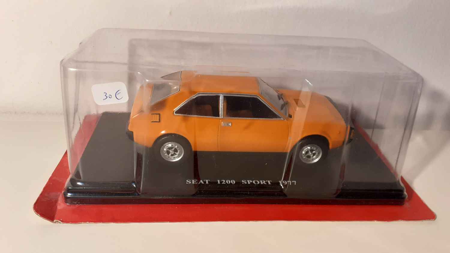 Seat 1200 sport orange de 1977 (échelle 1/24ème) - Bernard Miniatures product image