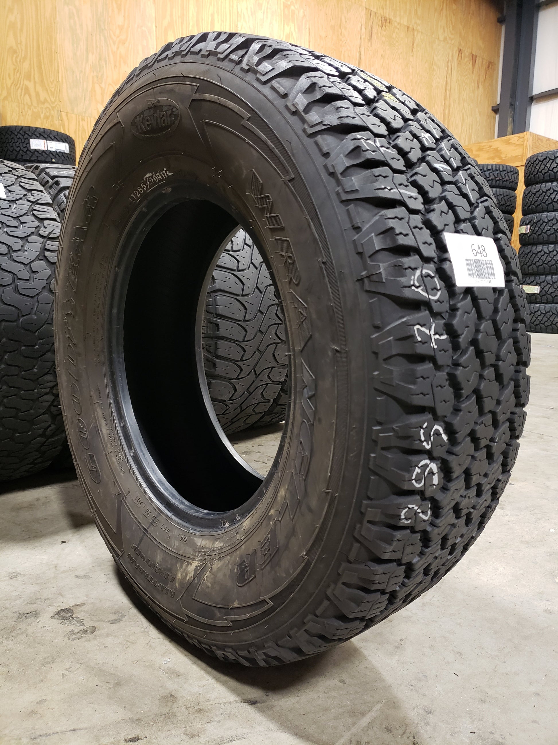 SINGLE 285/70R17 Goodyear Wrangler All-Terrain Aventure 121/118 R E - –  High Tread Used Tires