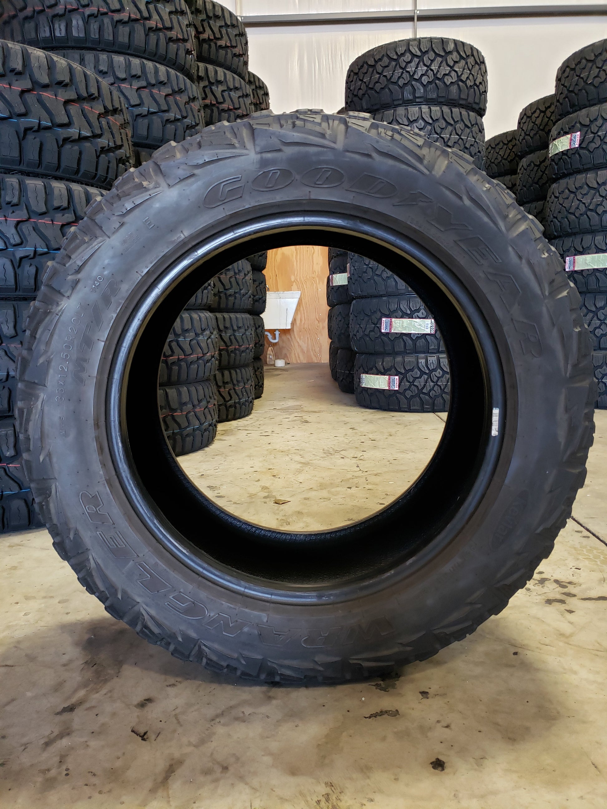 SINGLE  Goodyear Wrangler MT/R 114 Q E - Used Tires – High Tread  Used Tires