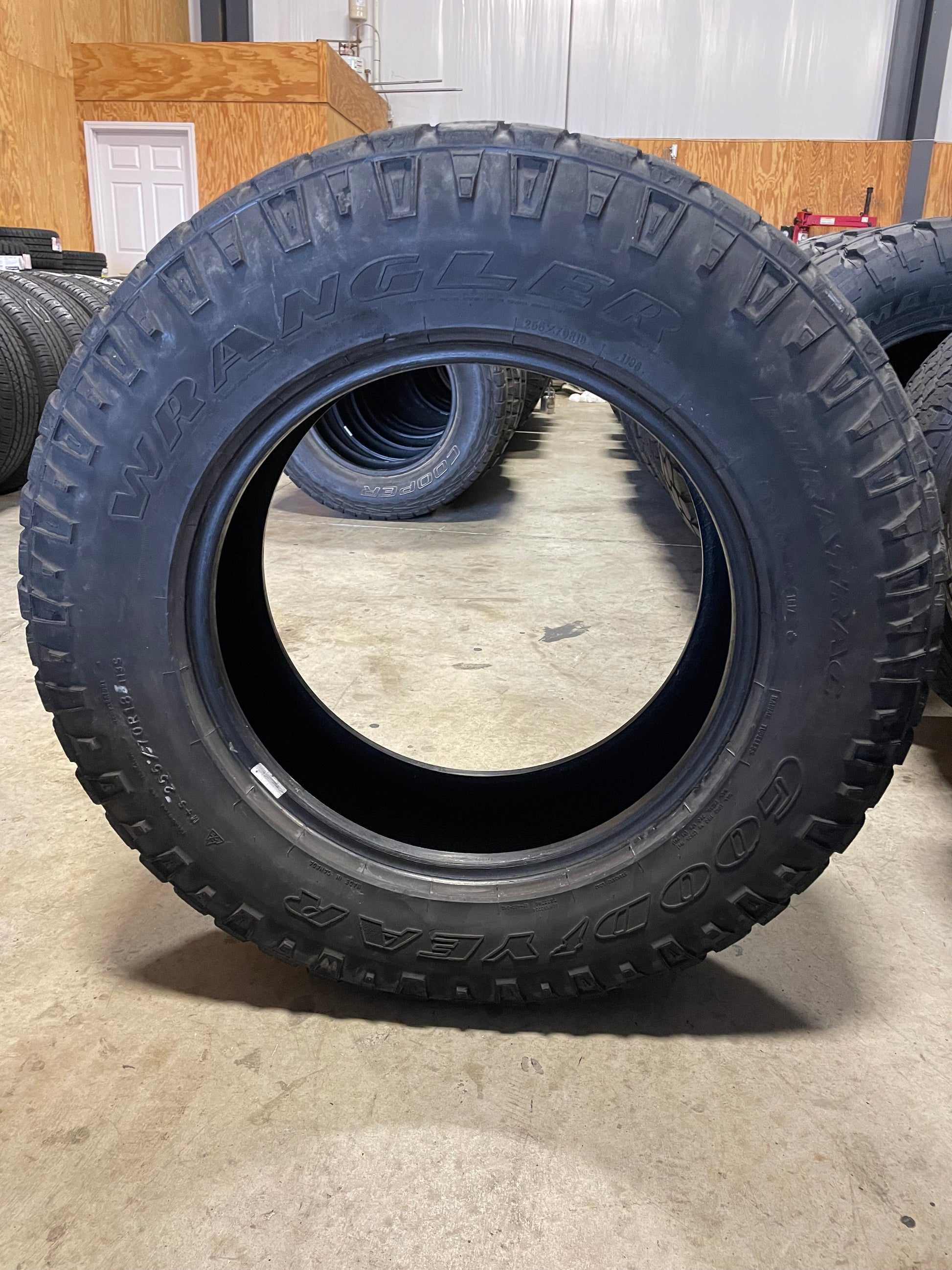 SINGLE 255/70R18 Goodyear Wrangler Duratrac 113 S SL - Used Tires – High  Tread Used Tires