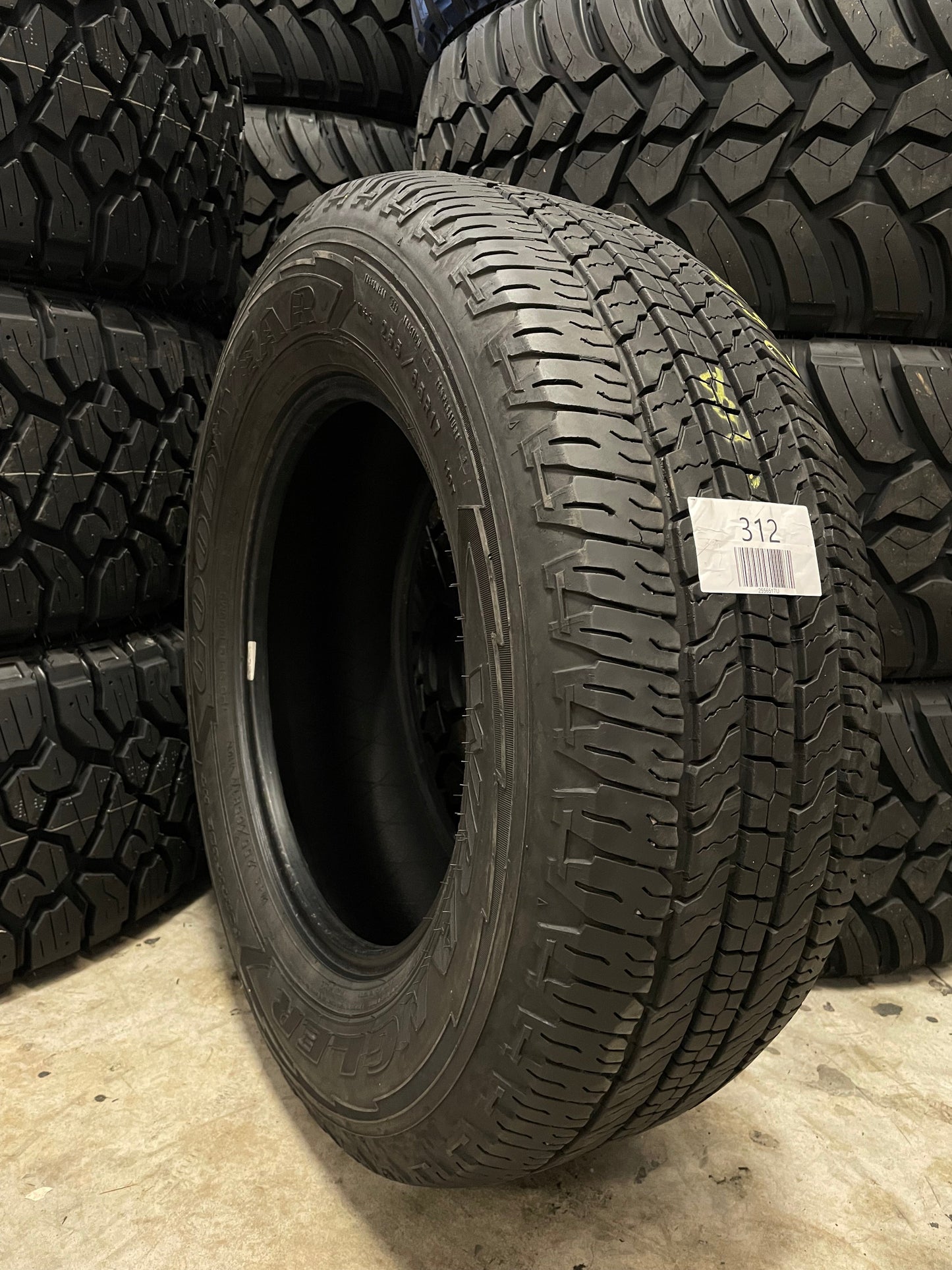 SINGLE 255/65R17 Goodyear Wrangler Fortitude HT 110 T 2337LBS - Used – High  Tread Used Tires