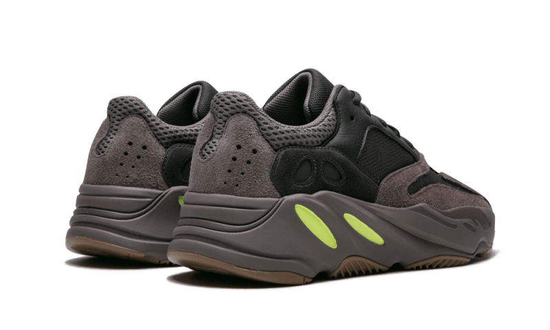 Yeezy 700 – LIMITED
