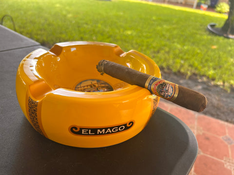 Cigar ashtray, cigar accessory