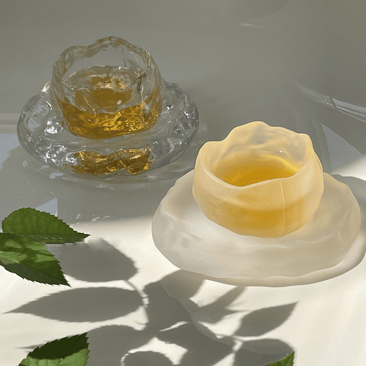 https://cdn.shopify.com/s/files/1/0624/7923/7344/products/delicate-french-tea-set-cups-394641.png?v=1660196227&width=533