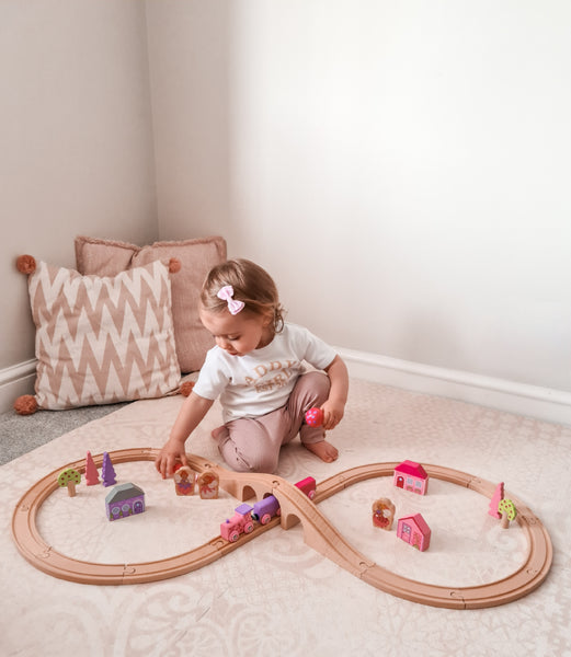 pink train set