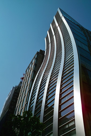 De Beers distinctive Ginza building in Japan, looming over Tokyo