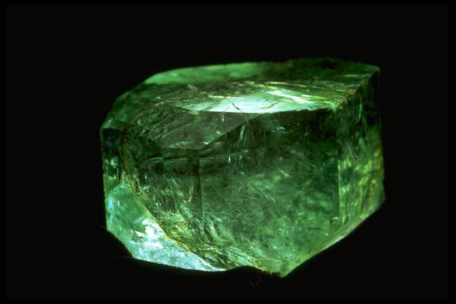 Photograph of the Gachala emerald (122078)