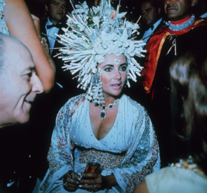 Elizabeth Taylor adorned in her Bulgari Bulgari necklace