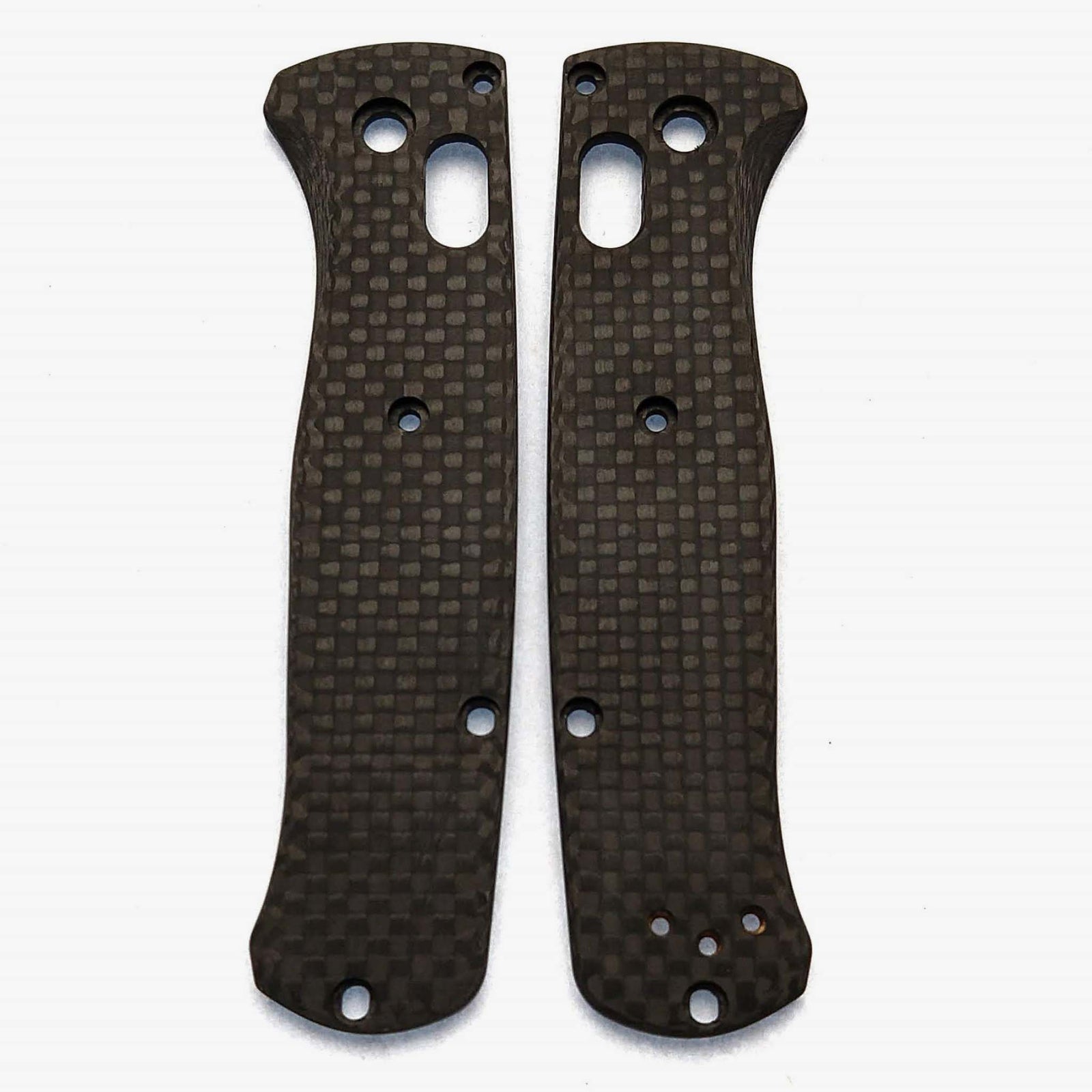 https://cdn.shopify.com/s/files/1/0624/9696/4860/products/bugout-carbon-fiber-scales-classic_95eaa6a7-a043-42d6-88cc-2f727d7ce9d3_1600x.jpg?v=1689007777