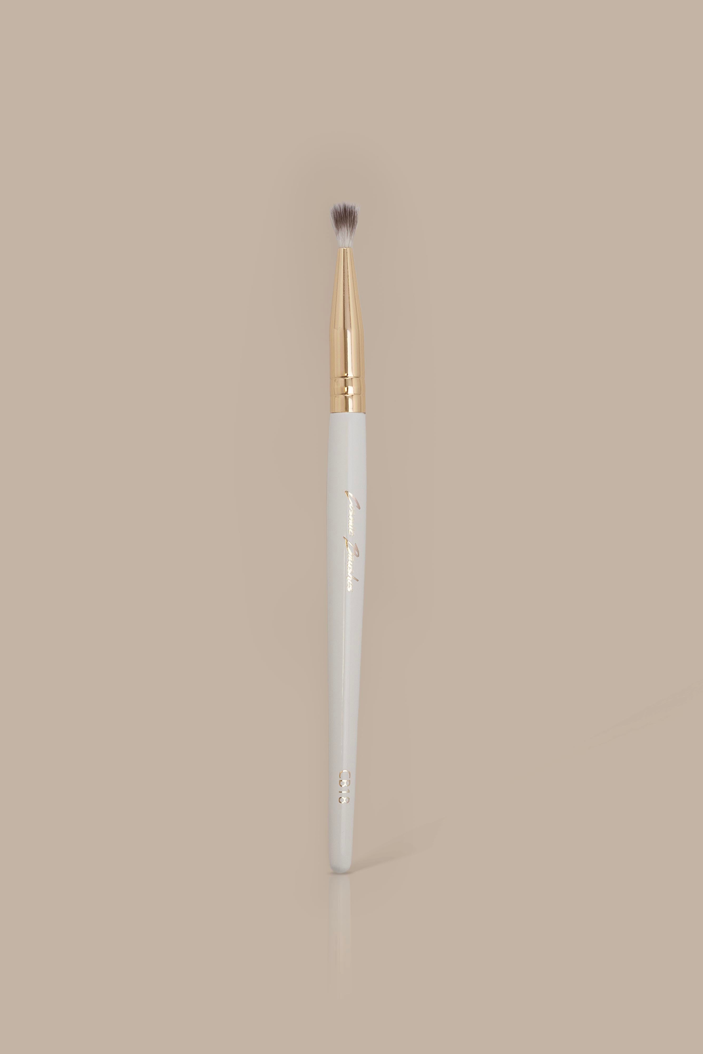 CB18 - Small Tapered Blending Brush - Ivory