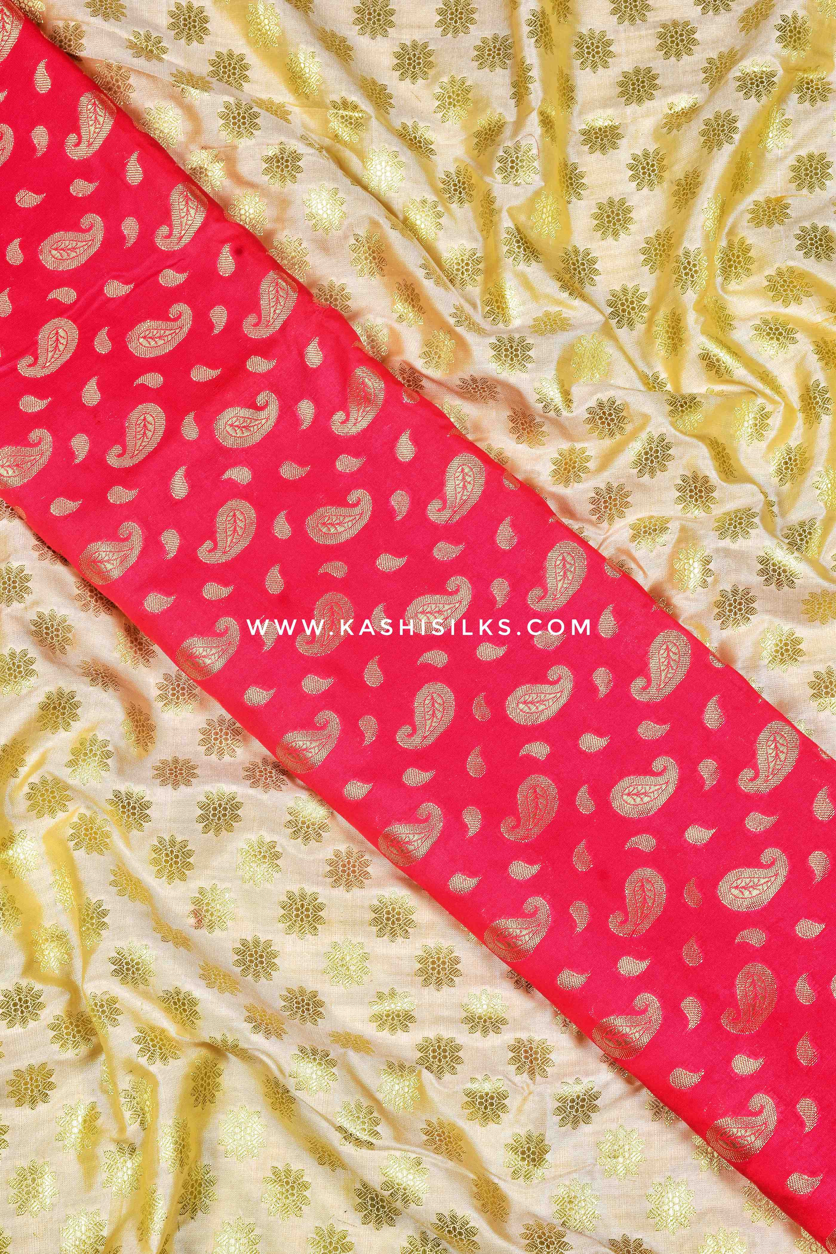 Buy the amazing Chilli Red Banarasi Saree online-Karagiri