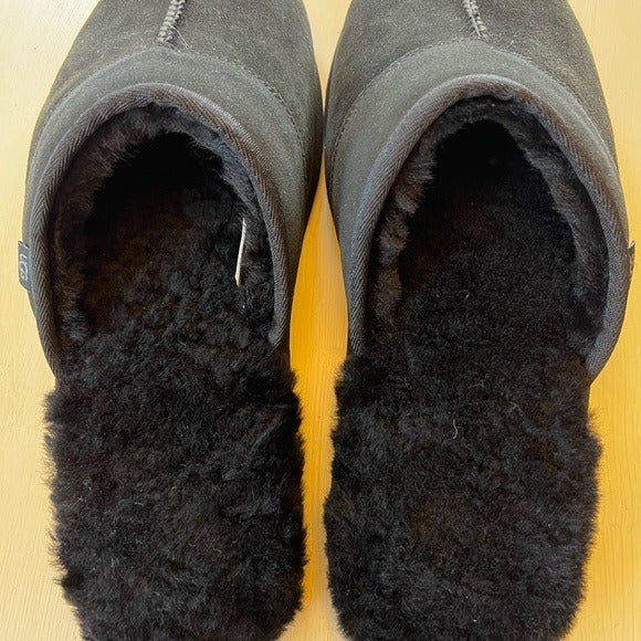 ugg leisure slip on