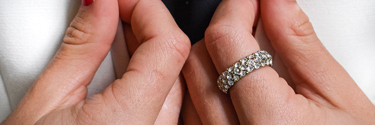 How do you wear Eternity Rings?