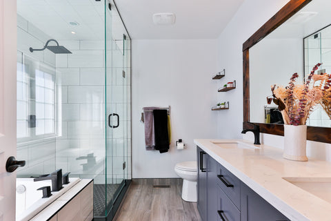 white ceramic sink inside a modern declutter bathroom