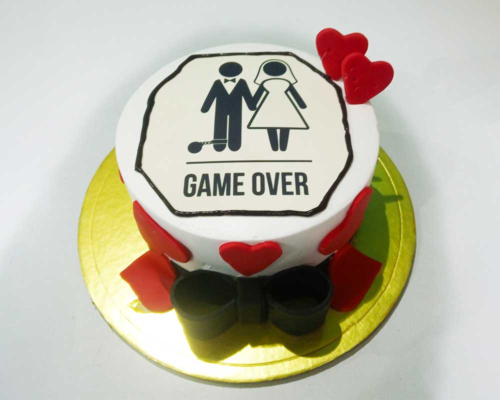 GAME OVER HALF AND HALF WEDDING CAKE | GAME OVER - half and … | Flickr