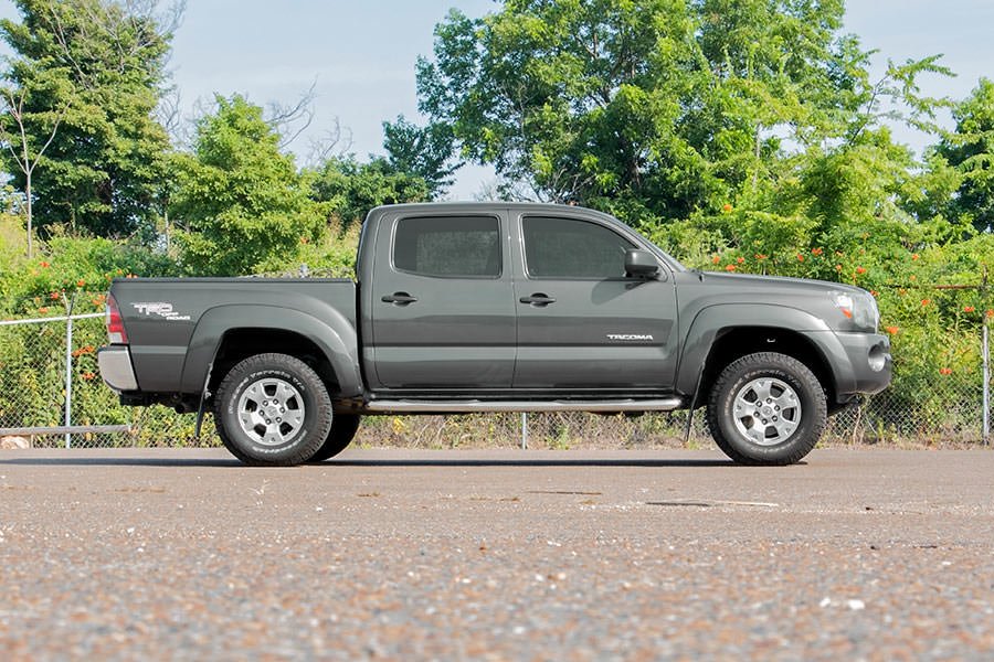 tacoma 2 inch leveling kit