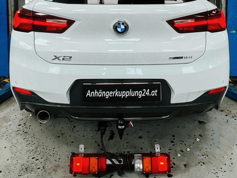 Nachrüstung einer abnehmbaren ORIS Anhängerkupplung am BMW X2