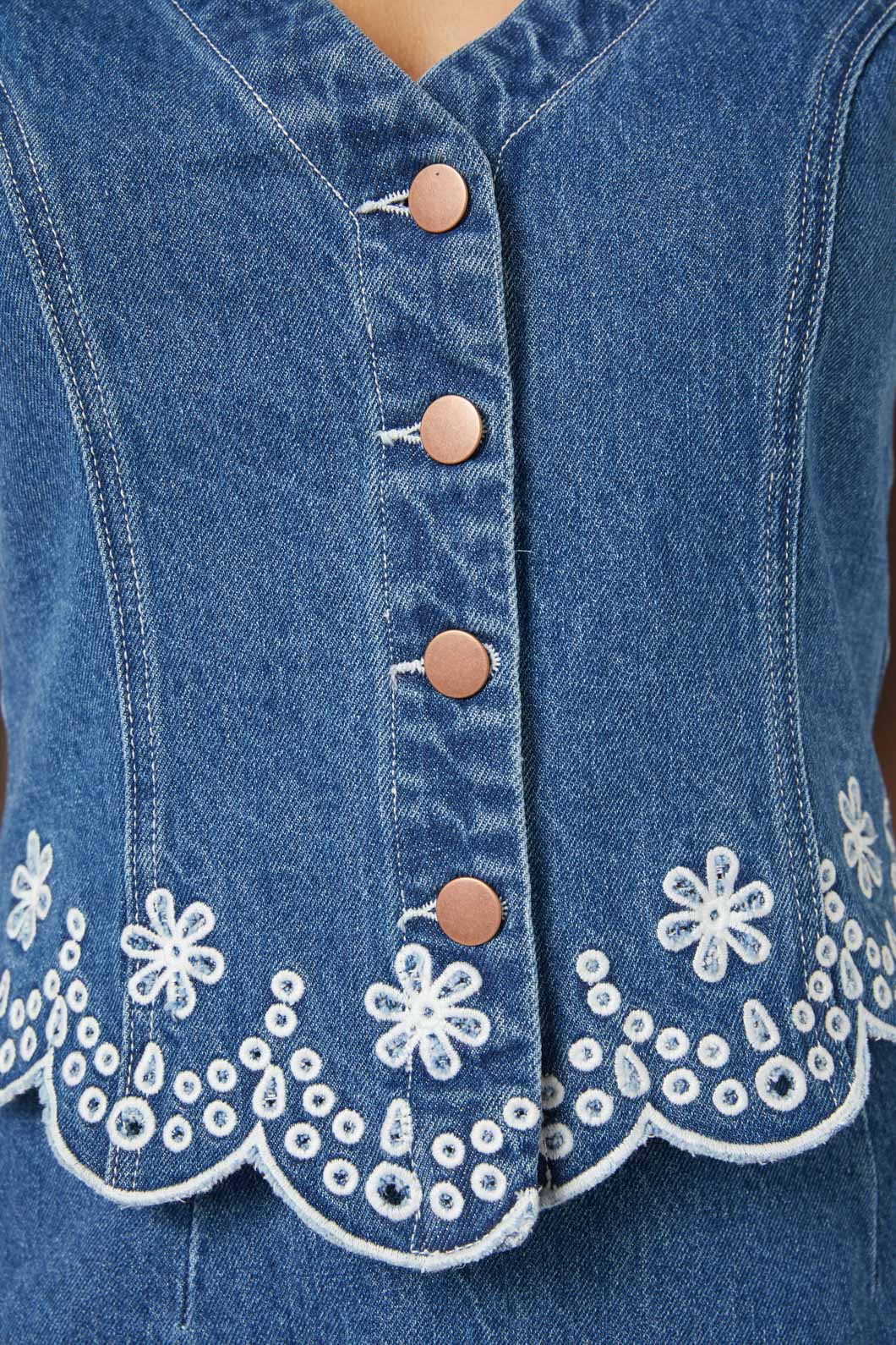 Suzie Scallop Vest