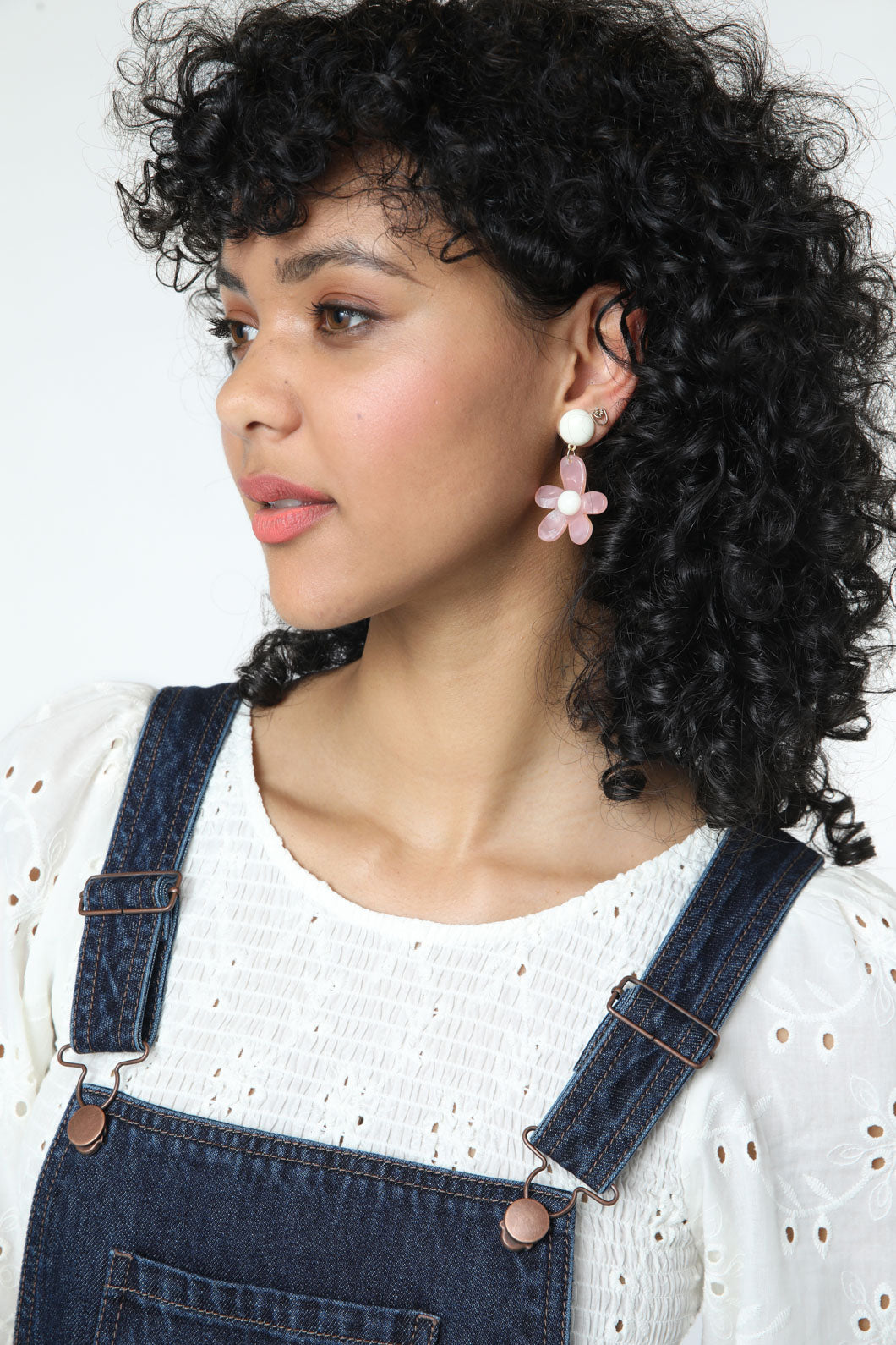 Soft Daisy Earrings